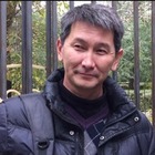 Журналист Лукпан Ахмедьяров пожаловался на снятие его агитационных плакатов в автобусах Уральска