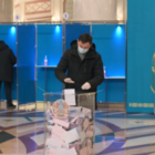 В Алматы избирателю предложили проголосовать вместо него. Наблюдатели отметили нарушения на выборах