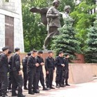 В Алматы оцепили старую площадь. Начались задержания