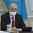 Токаев подписал закон, устанавливающий запрет на любые подарки госслужащим