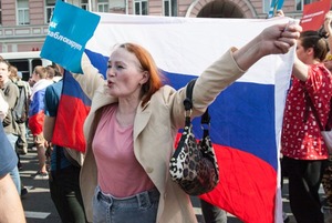 «Он нам не царь»: Эксклюзивный репортаж с митингов в Москвe