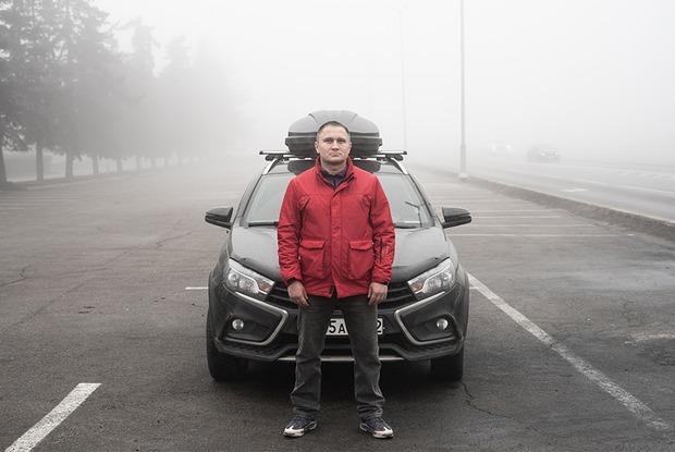 «Куртка пропиталась кровью»: Как алматинец вывозил погибших и раненых c площади