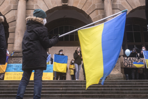 Как помочь украинцам?