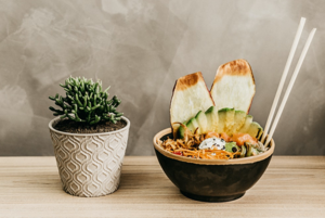 Пять рецептов боулов: Ретроградный, с кускусом и креветками
