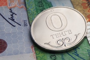 Почему падает тенге