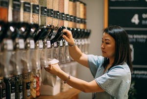Без единого пакета: Как работает первый алматинский zero waste магазин