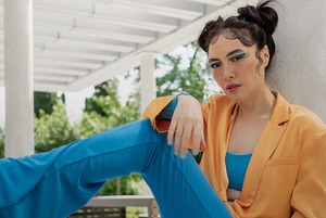 Когда вся жизнь — творчество: Актриса, режиссер, музыкант Айнур Ниязова —  о том, как учиться новому