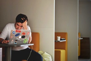 Манипуляции на работе: Как их распознать и не поддаваться 